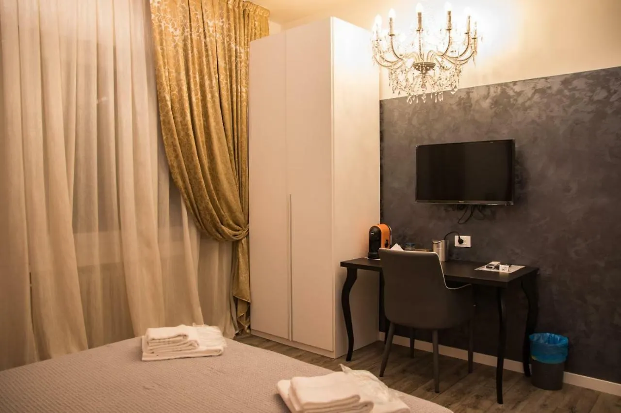 Double A Guest House Mestre Italia